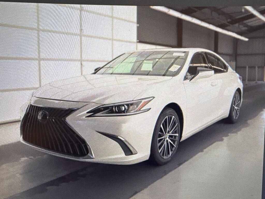2024 LEXUS ES