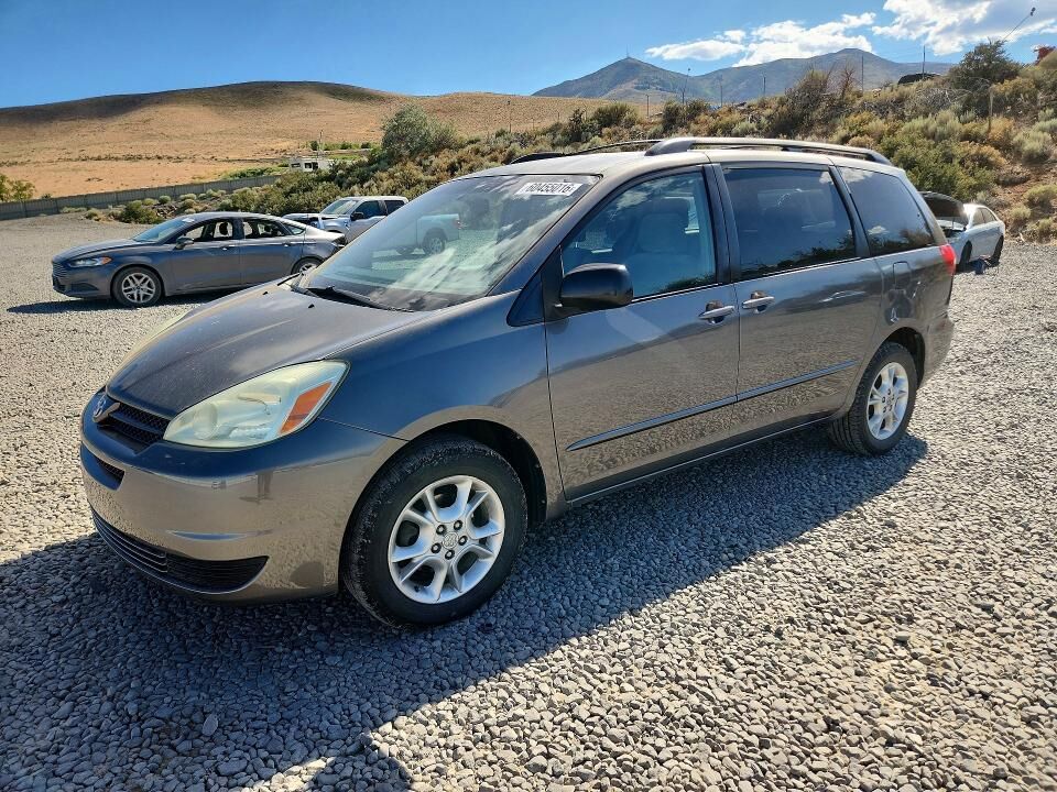 2004 TOYOTA Sienna