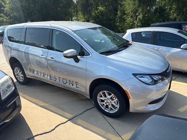 2023 CHRYSLER Voyager