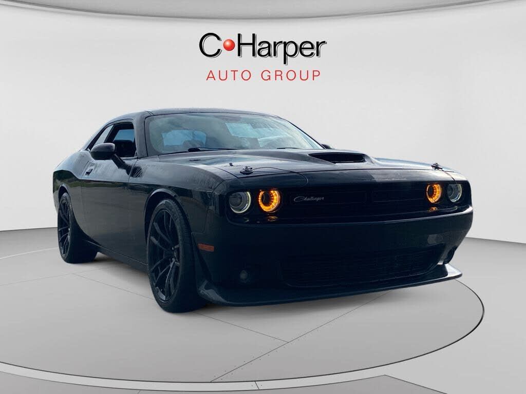 2017 DODGE Challenger