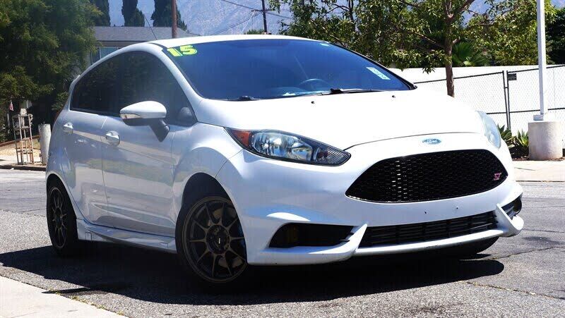 2015 FORD Fiesta