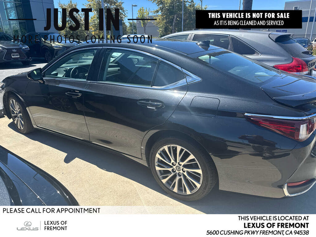 2021 LEXUS ES