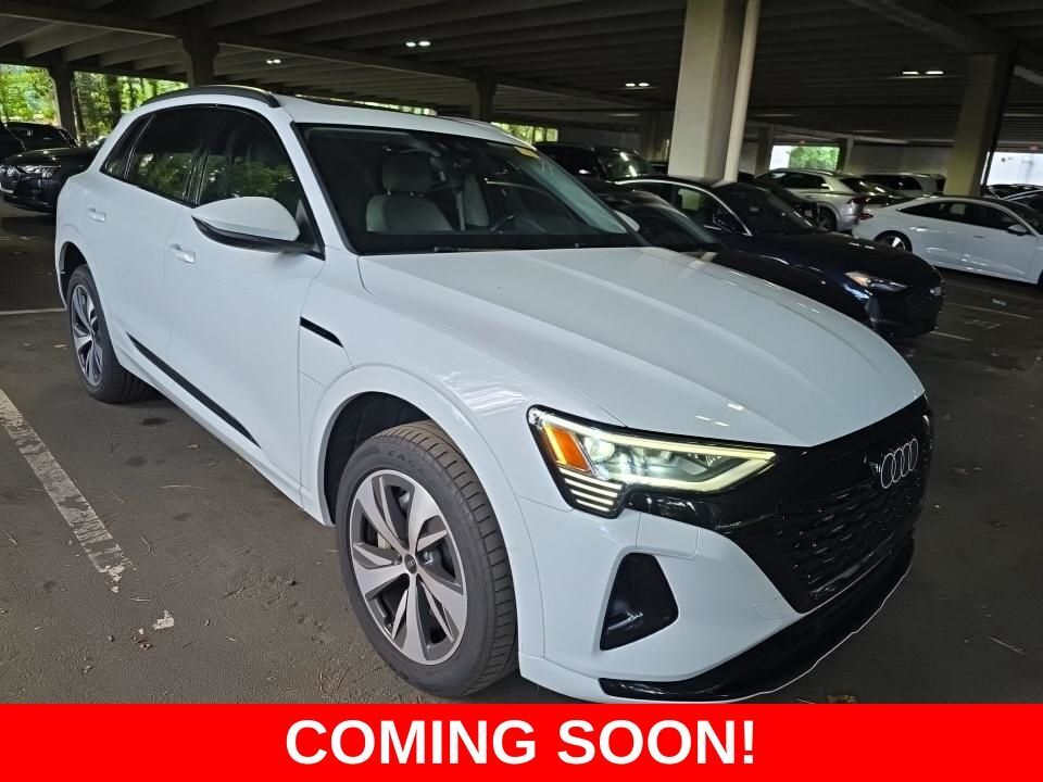 2024 AUDI Q8