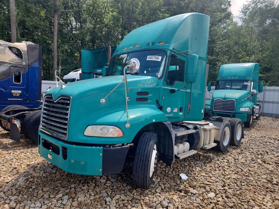 2015 MACK CXU