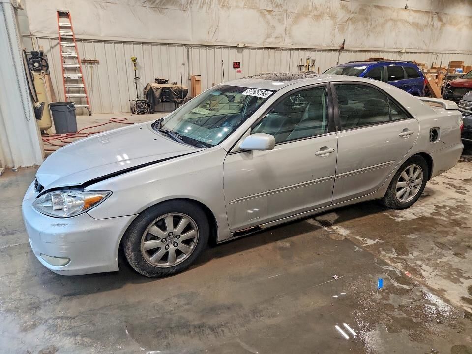 2004 TOYOTA Camry