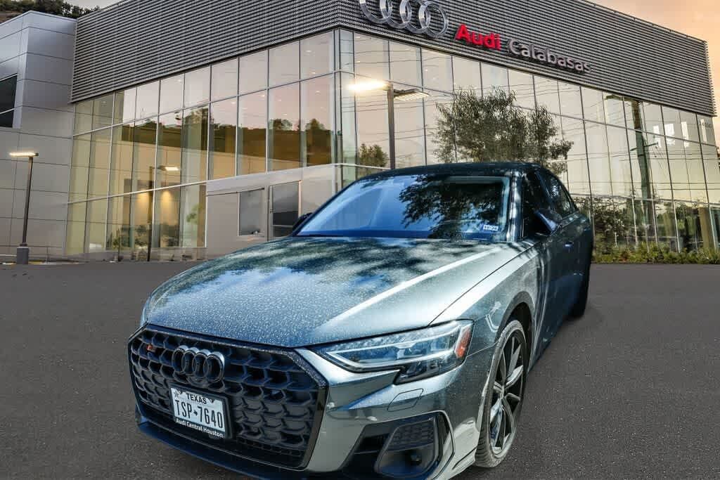 2023 AUDI S8