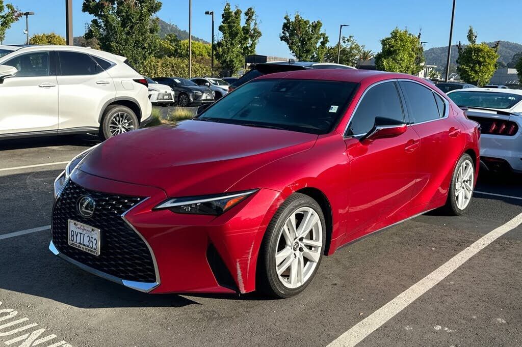 2021 LEXUS IS