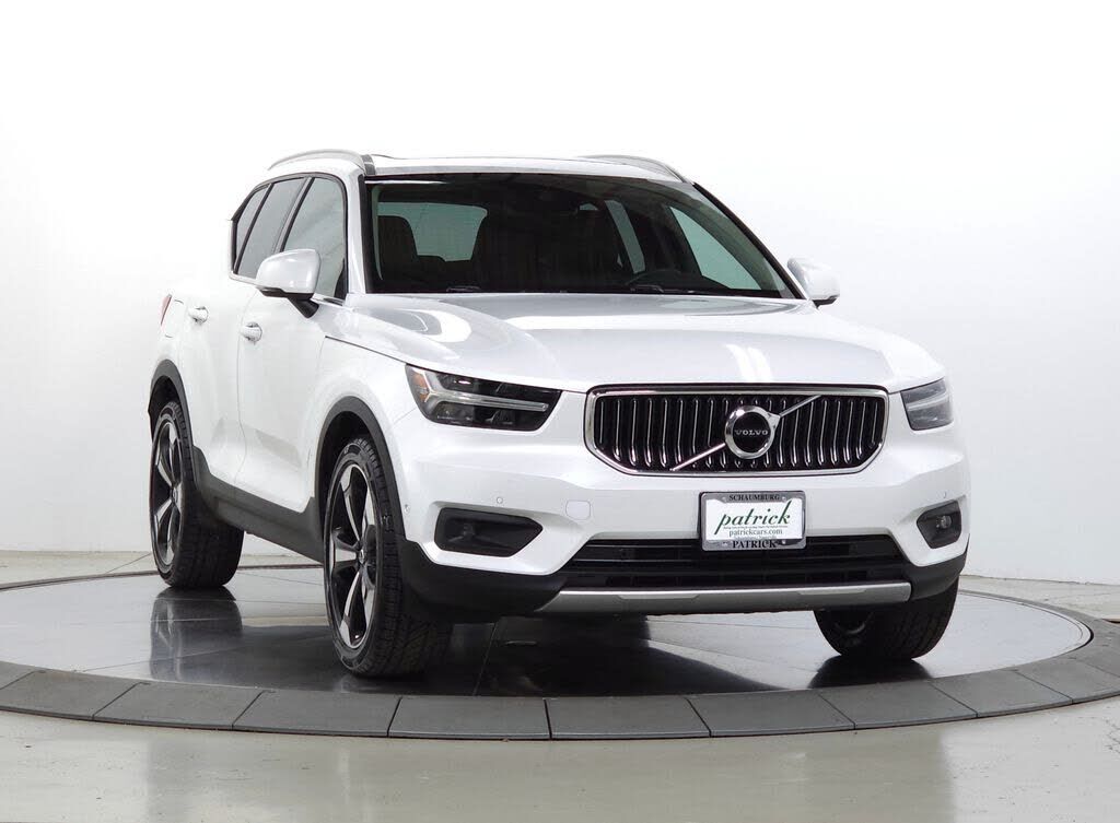 2019 VOLVO XC40