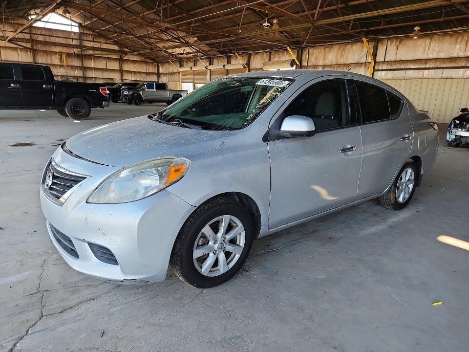 2014 NISSAN Versa