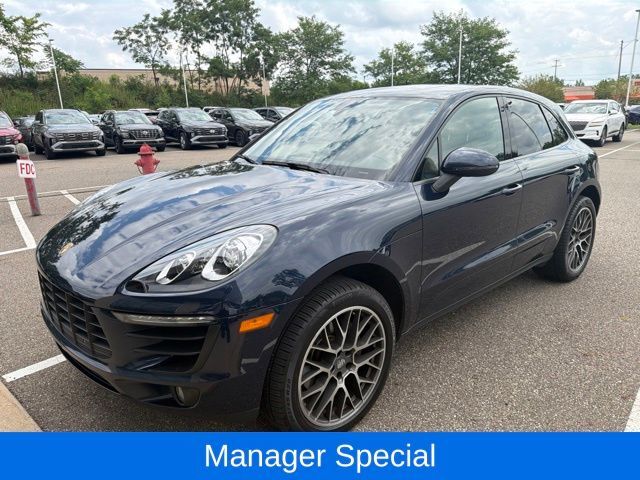 2018 PORSCHE Macan