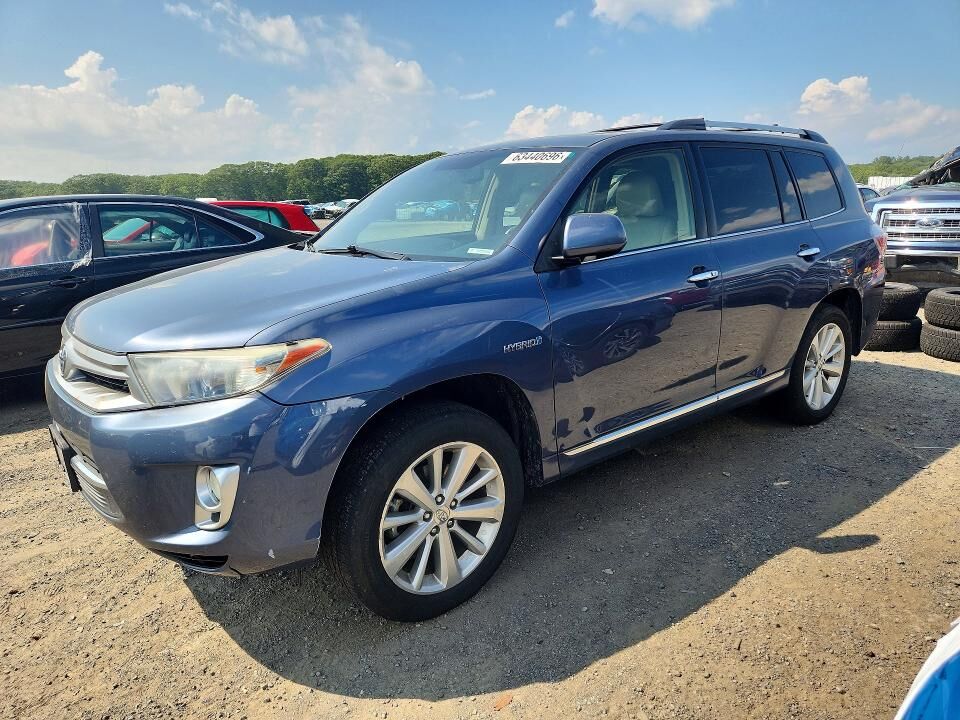 2013 TOYOTA Highlander