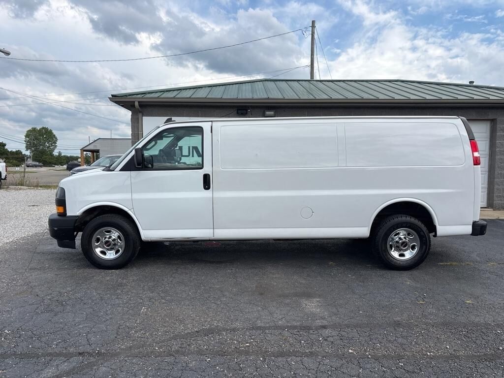 2022 GMC Savana