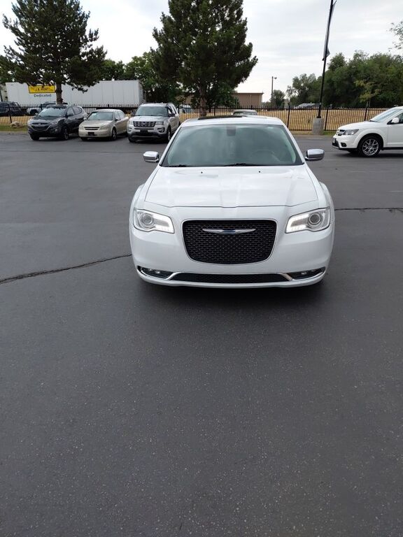 2017 CHRYSLER 300