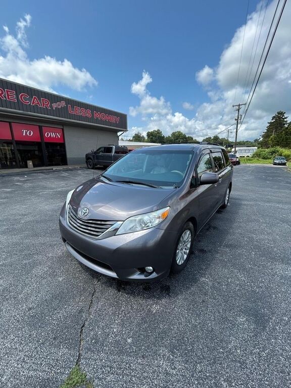2014 TOYOTA Sienna