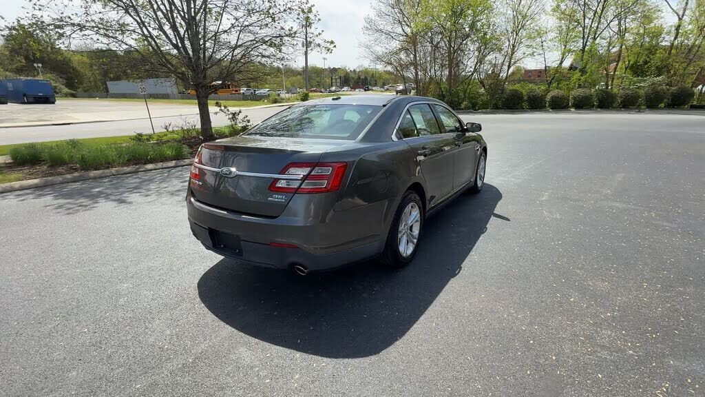 2016 FORD Taurus