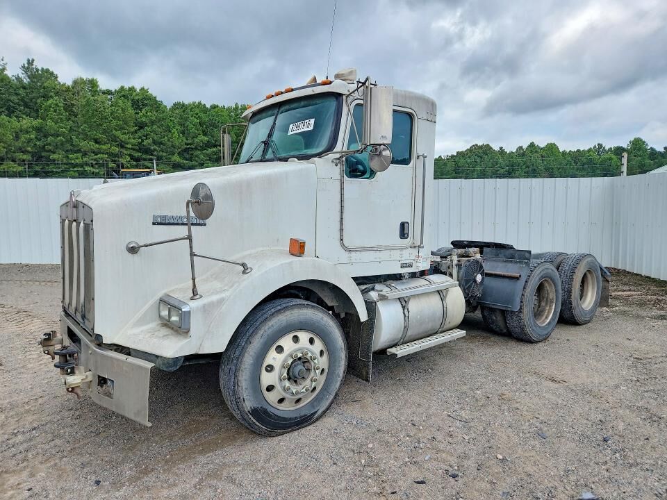 2013 KENWORTH T8 Series
