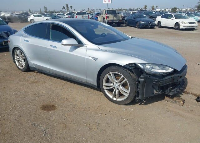 2016 TESLA Model S