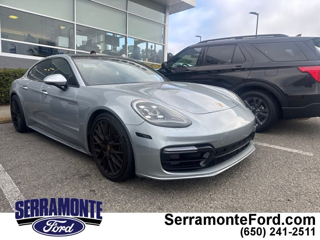 2019 PORSCHE Panamera