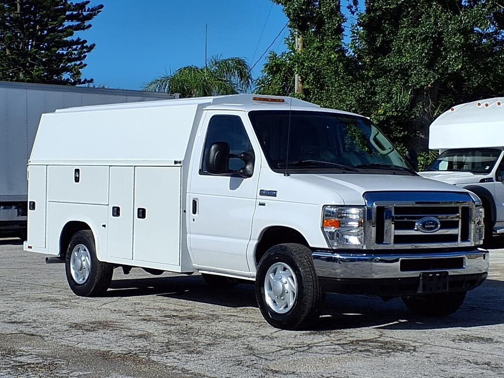 2017 FORD E-350