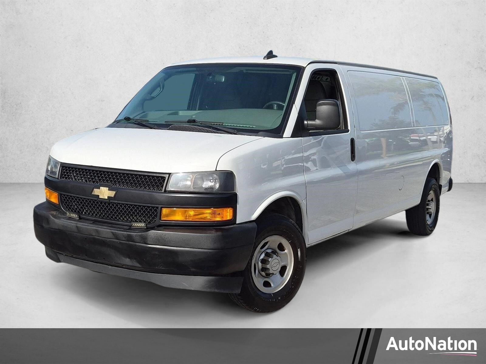2020 CHEVROLET Express