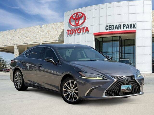 2019 LEXUS ES