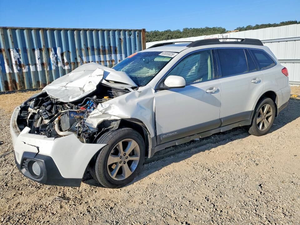 2014 SUBARU Outback