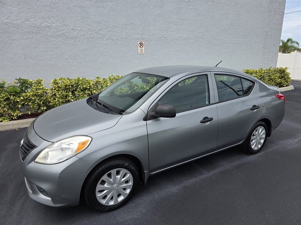 2014 NISSAN Versa