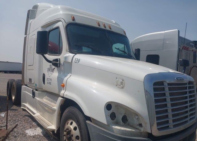2015 FREIGHTLINER Cascadia