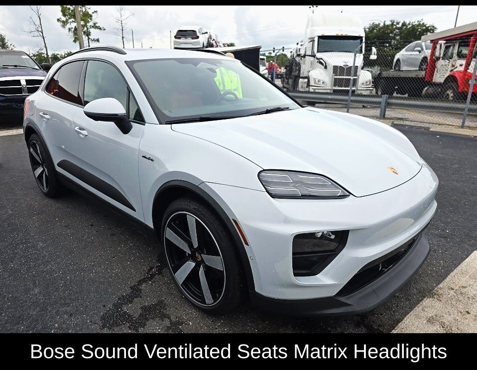 2025 PORSCHE Macan
