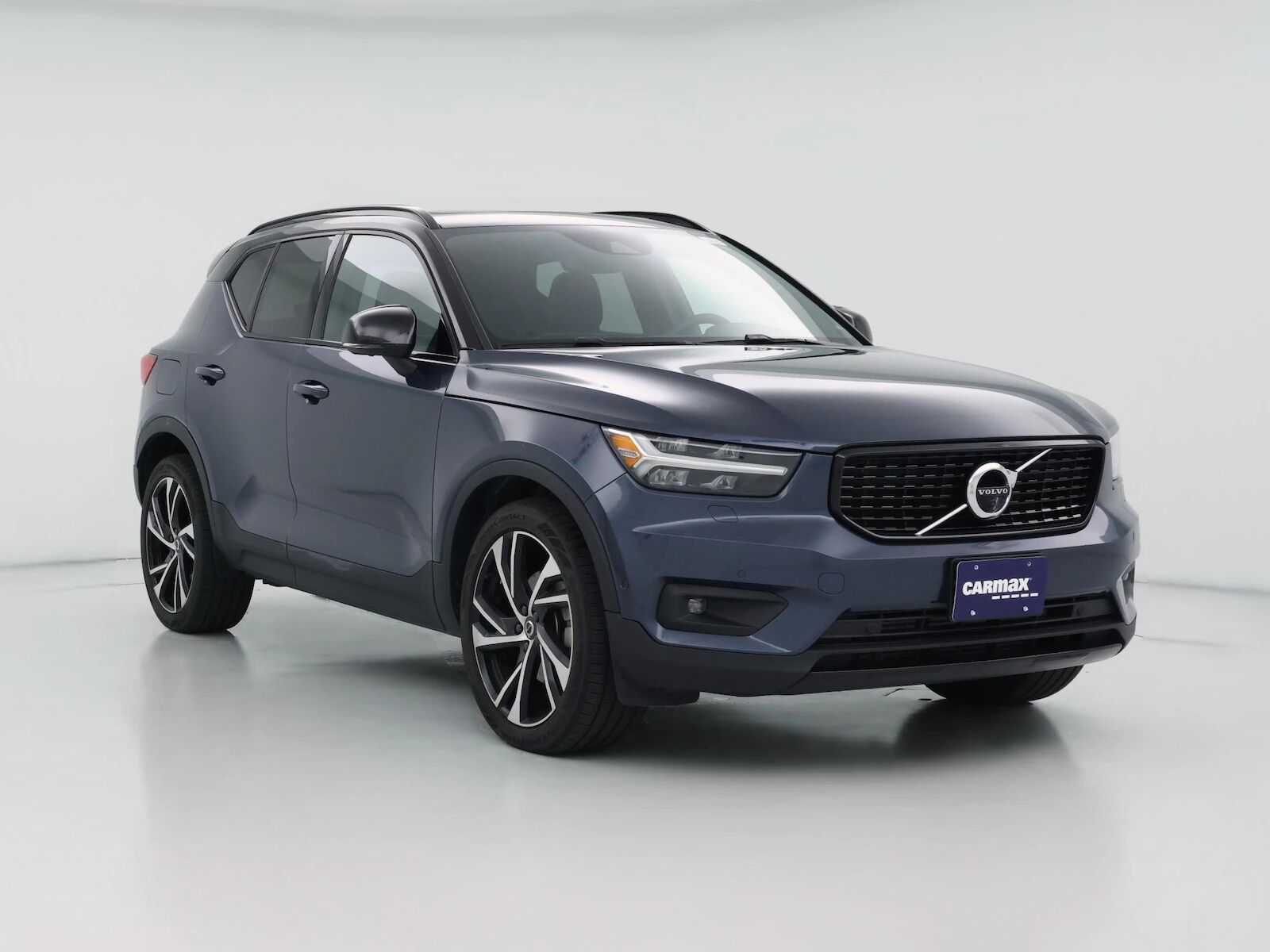 2022 VOLVO XC40