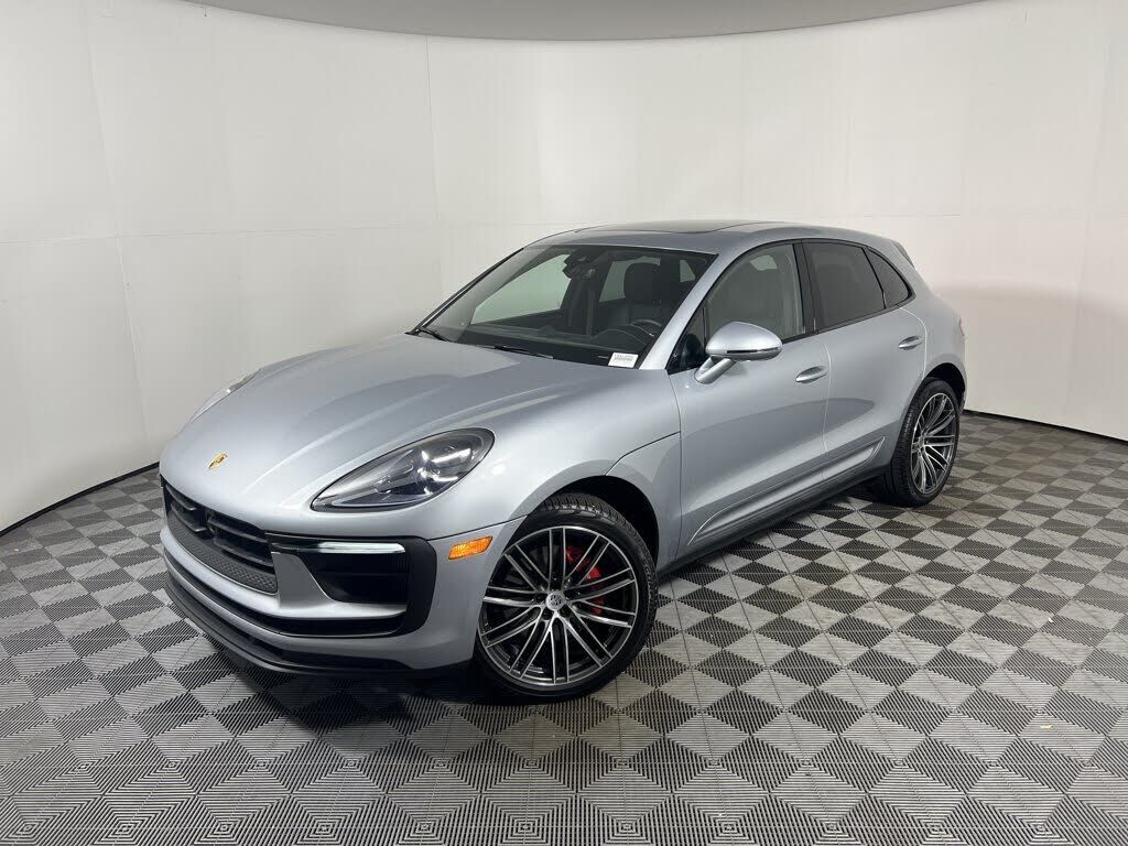 2026 PORSCHE Macan