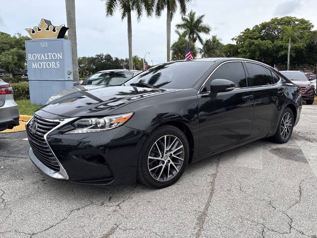 2018 LEXUS ES