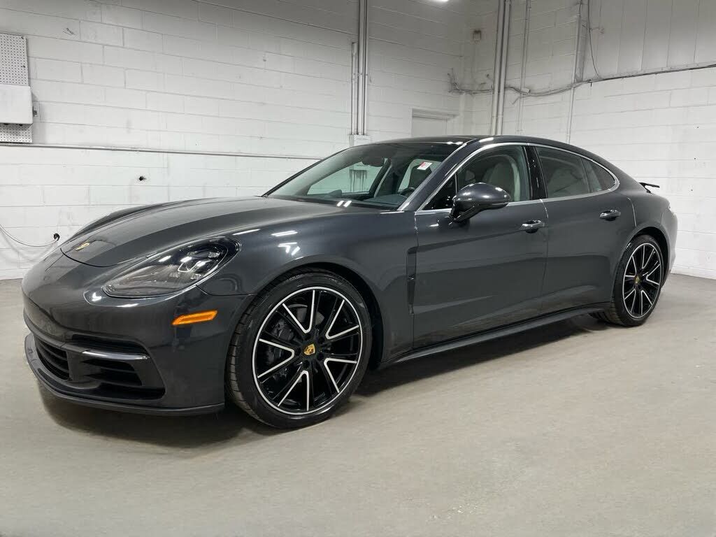 2018 PORSCHE Panamera