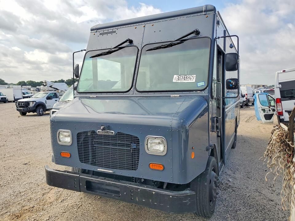 2021 FREIGHTLINER MT 45G Front Gasoline Engine Walk in Van Chassis