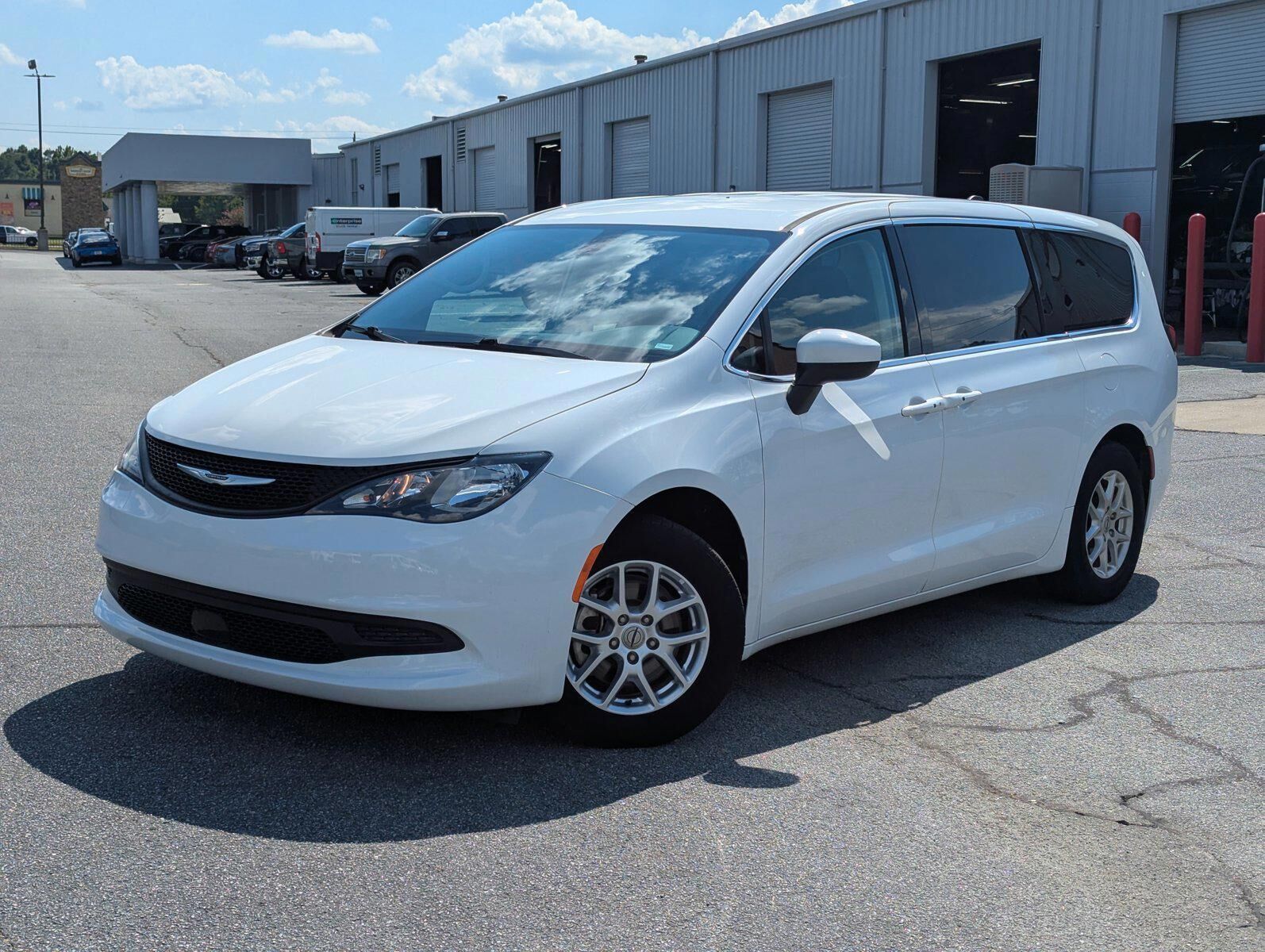 2022 CHRYSLER Voyager