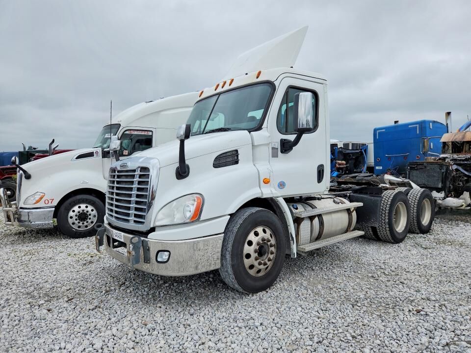 2016 FREIGHTLINER Cascadia