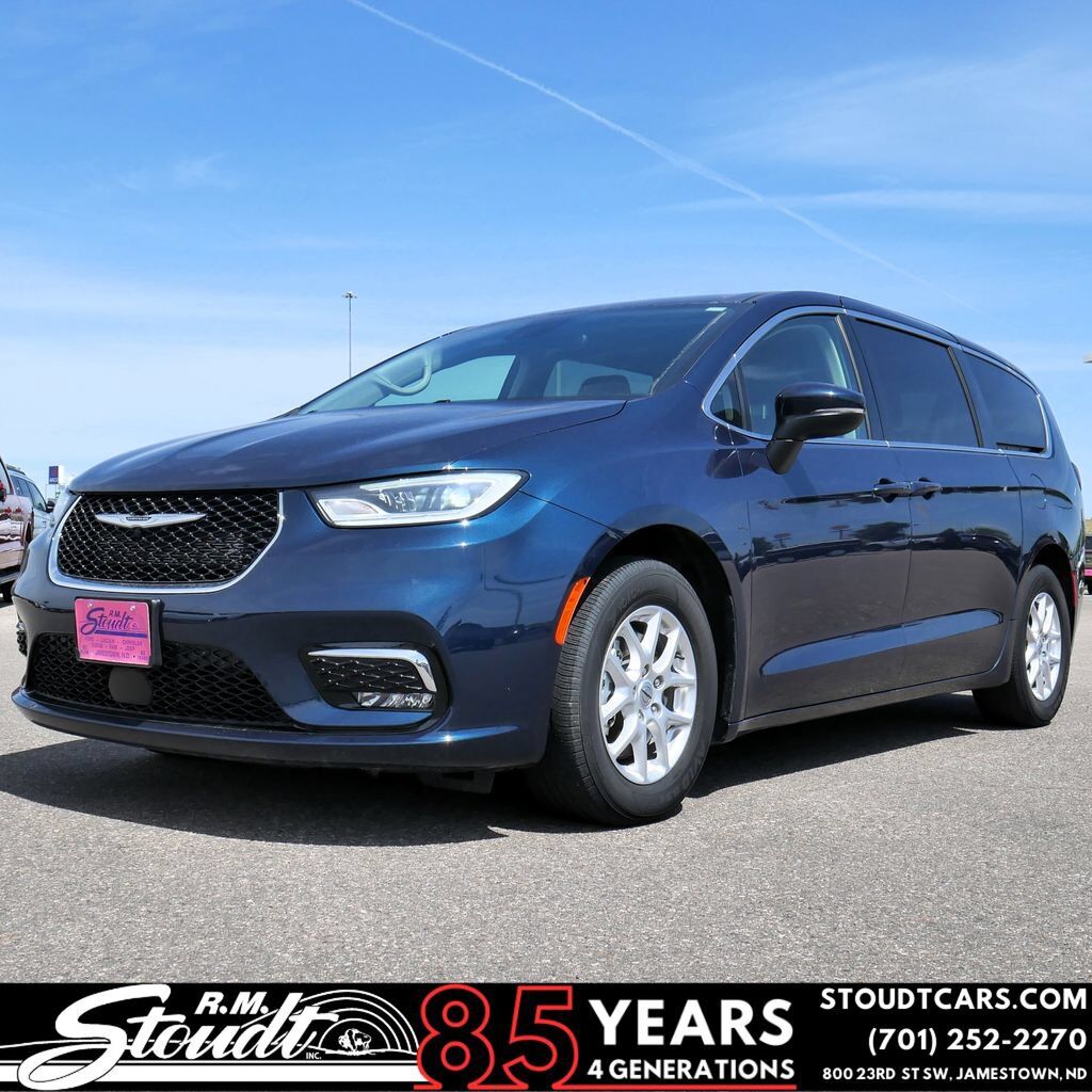 2023 CHRYSLER Pacifica