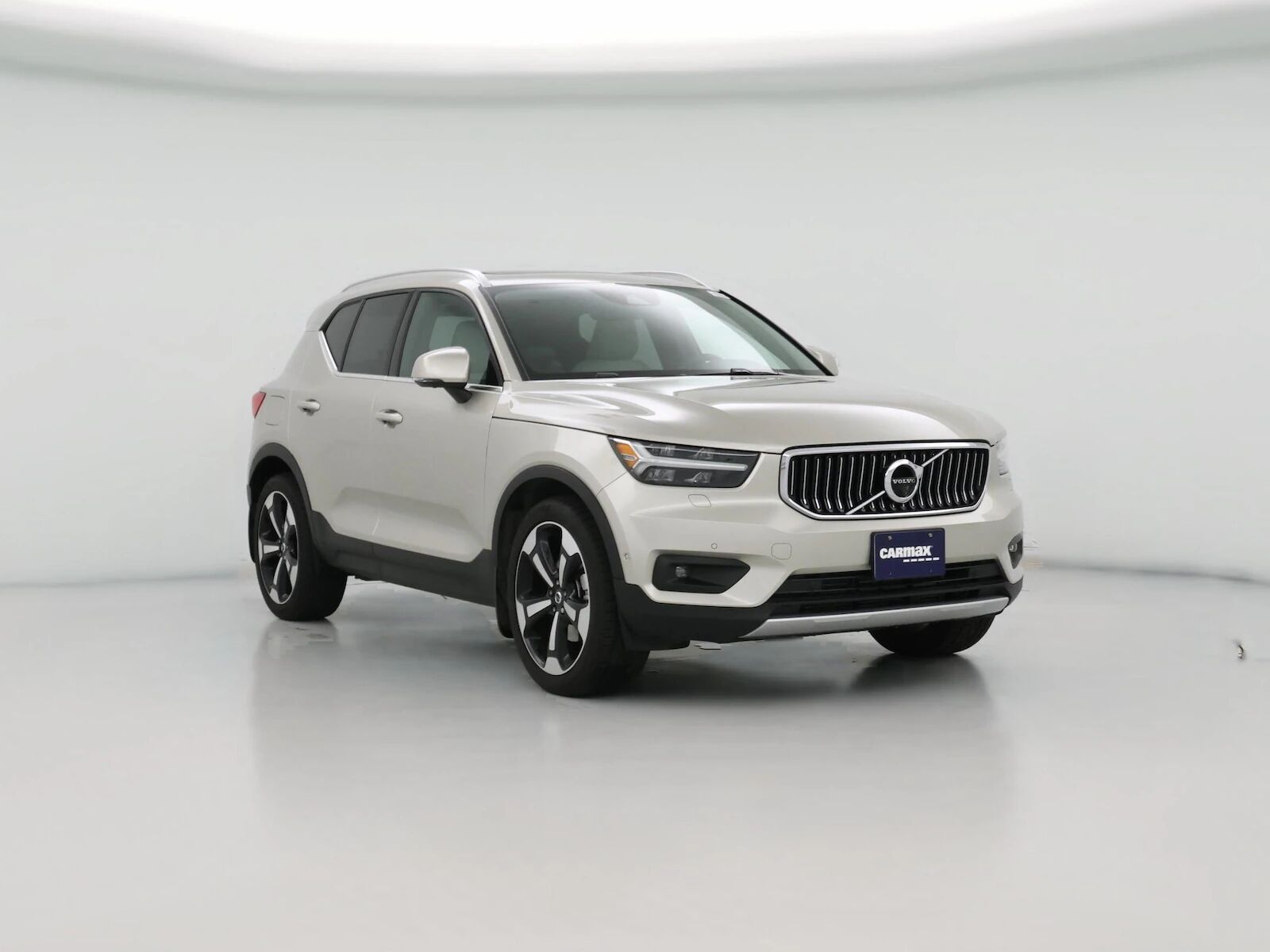 2019 VOLVO XC40