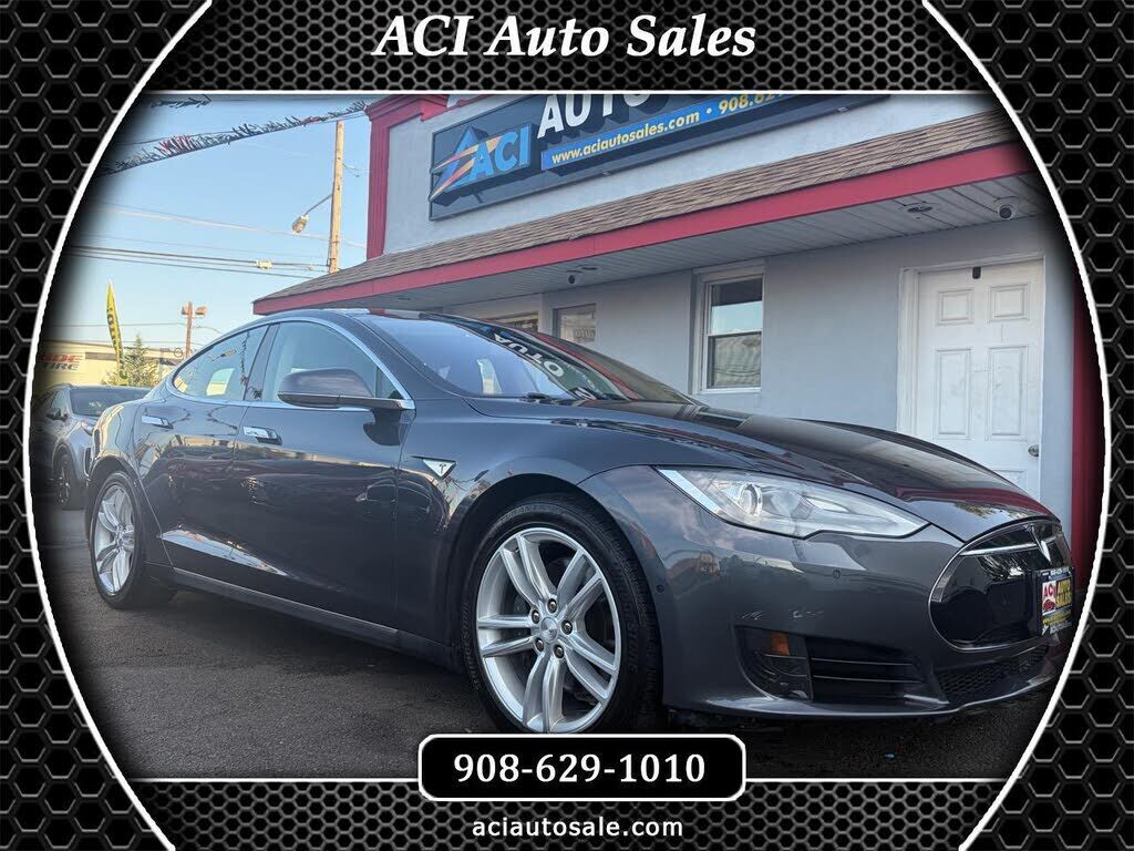 2015 TESLA Model S