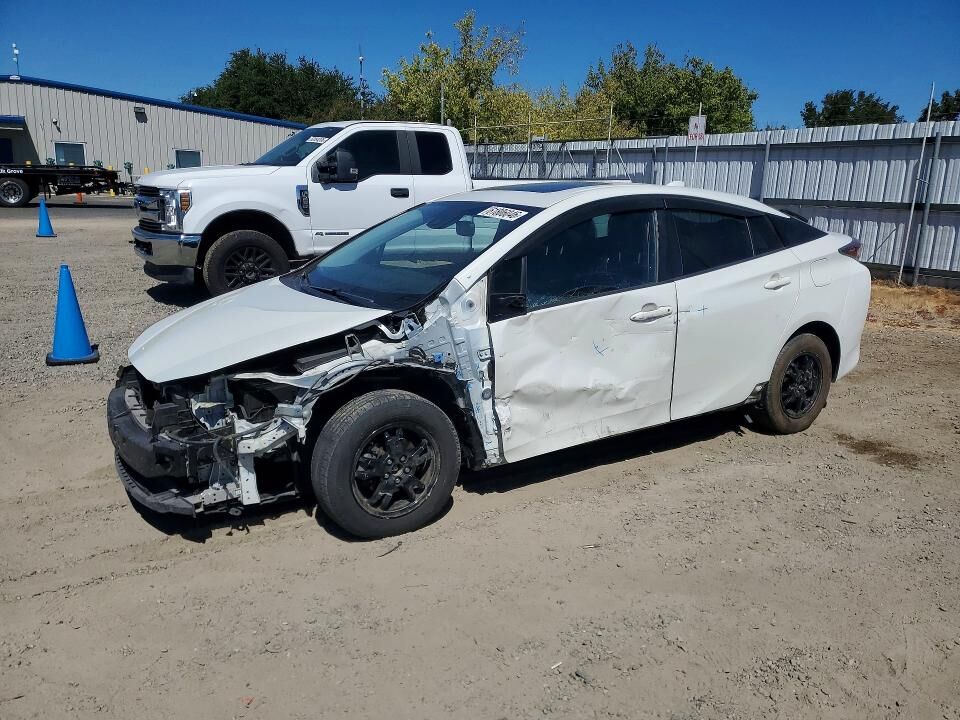 2016 TOYOTA PRIUS