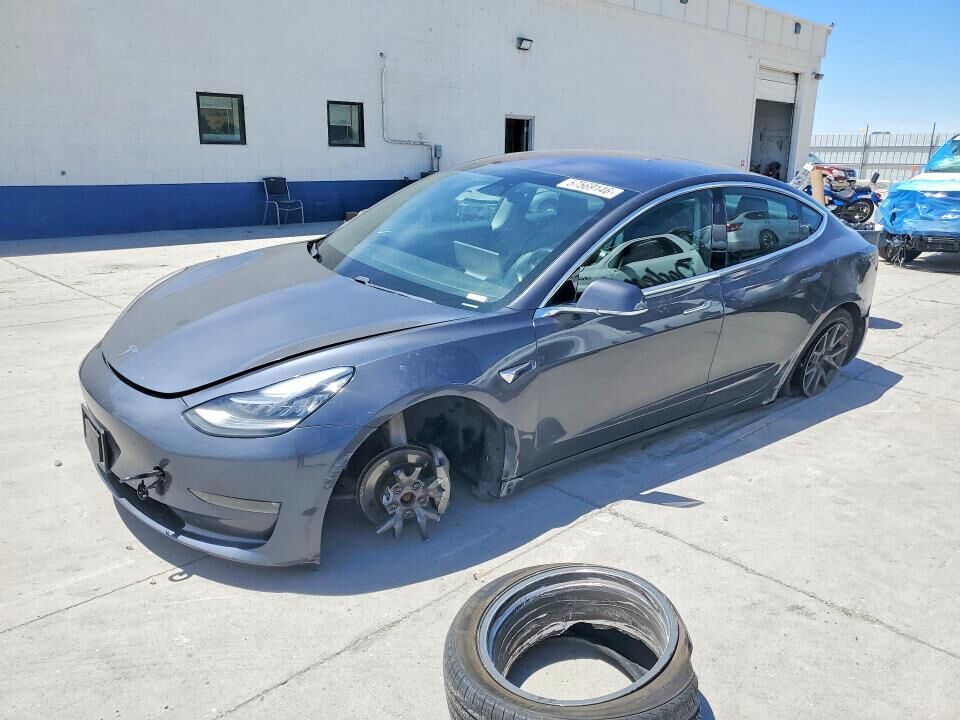 2018 TESLA Model 3