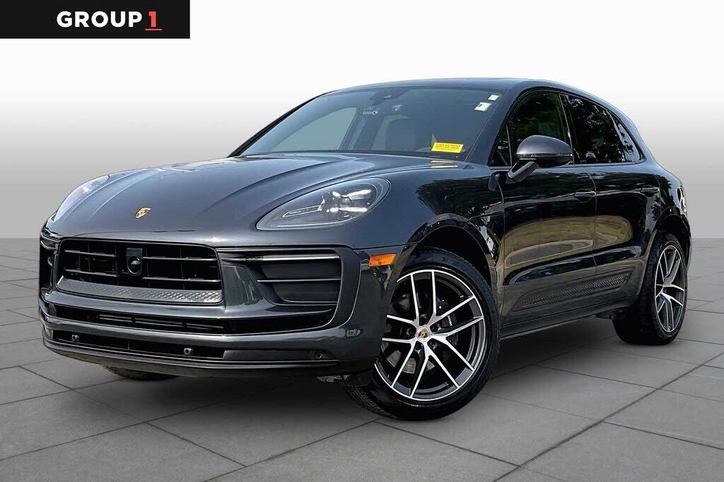 2024 PORSCHE Macan