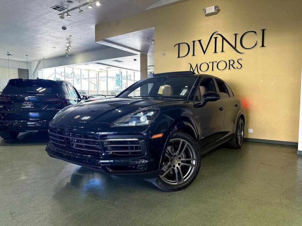 2022 PORSCHE Cayenne
