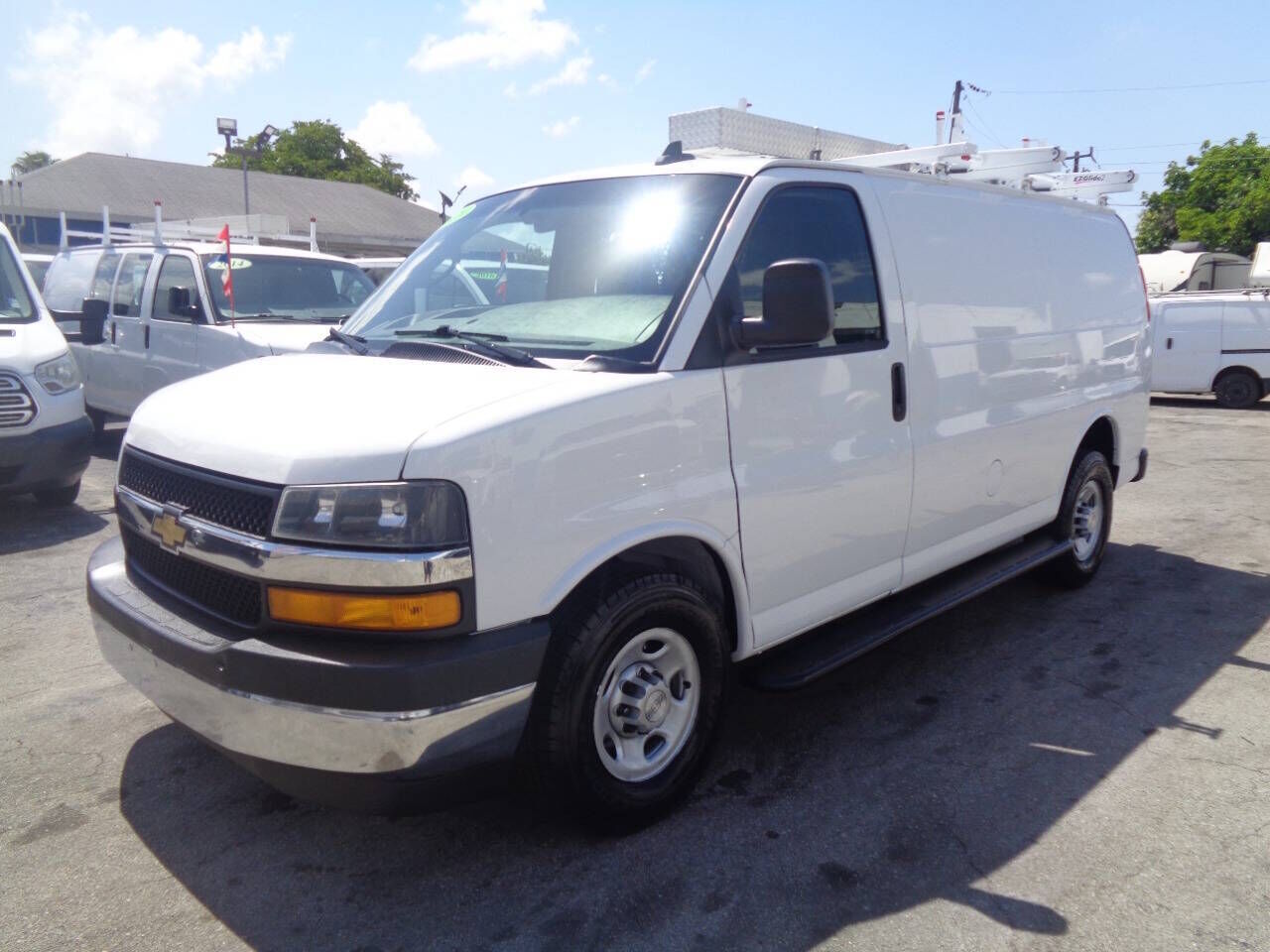 2020 CHEVROLET Express