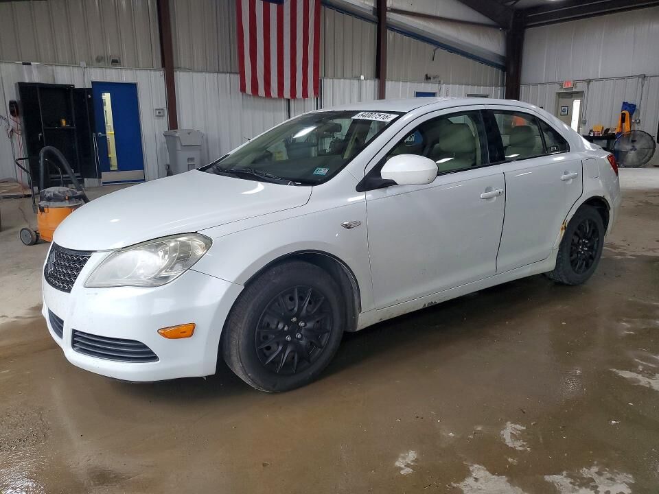 2010 SUZUKI Kizashi