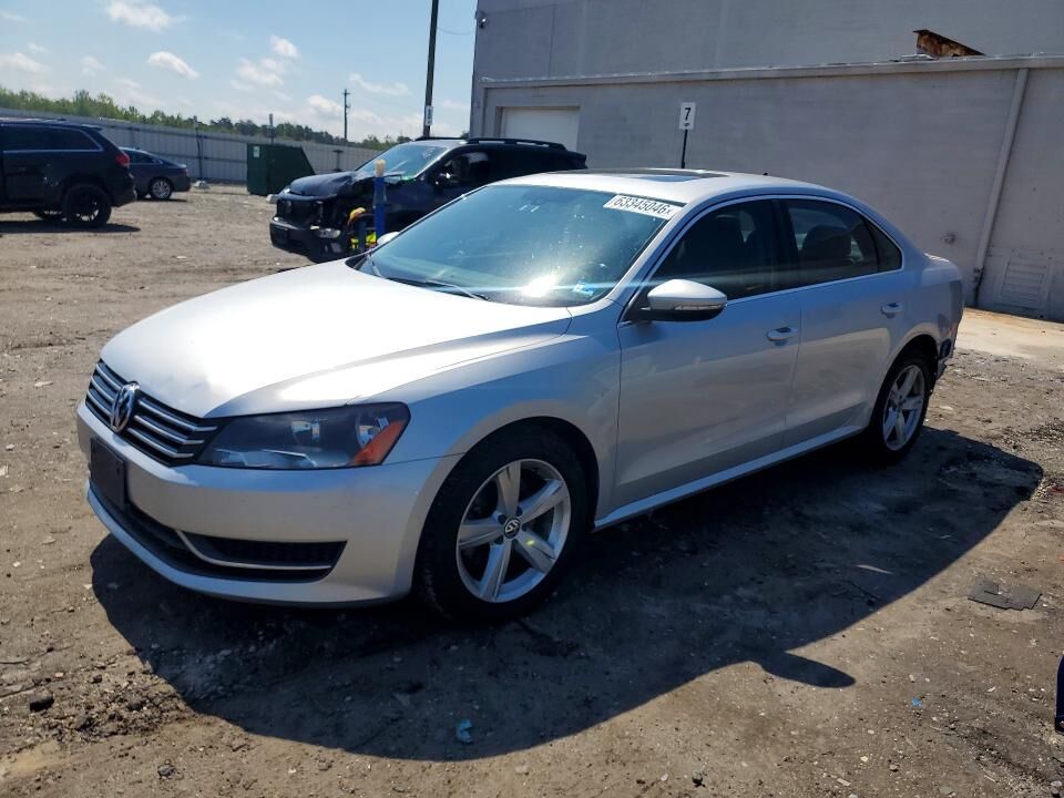 2012 VOLKSWAGEN Passat