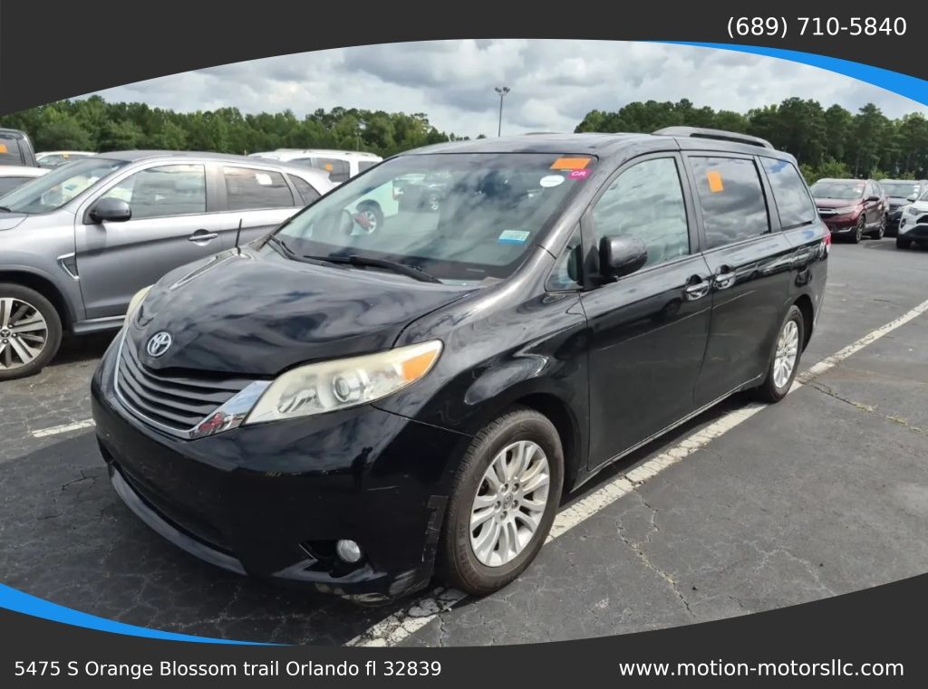 2014 TOYOTA Sienna