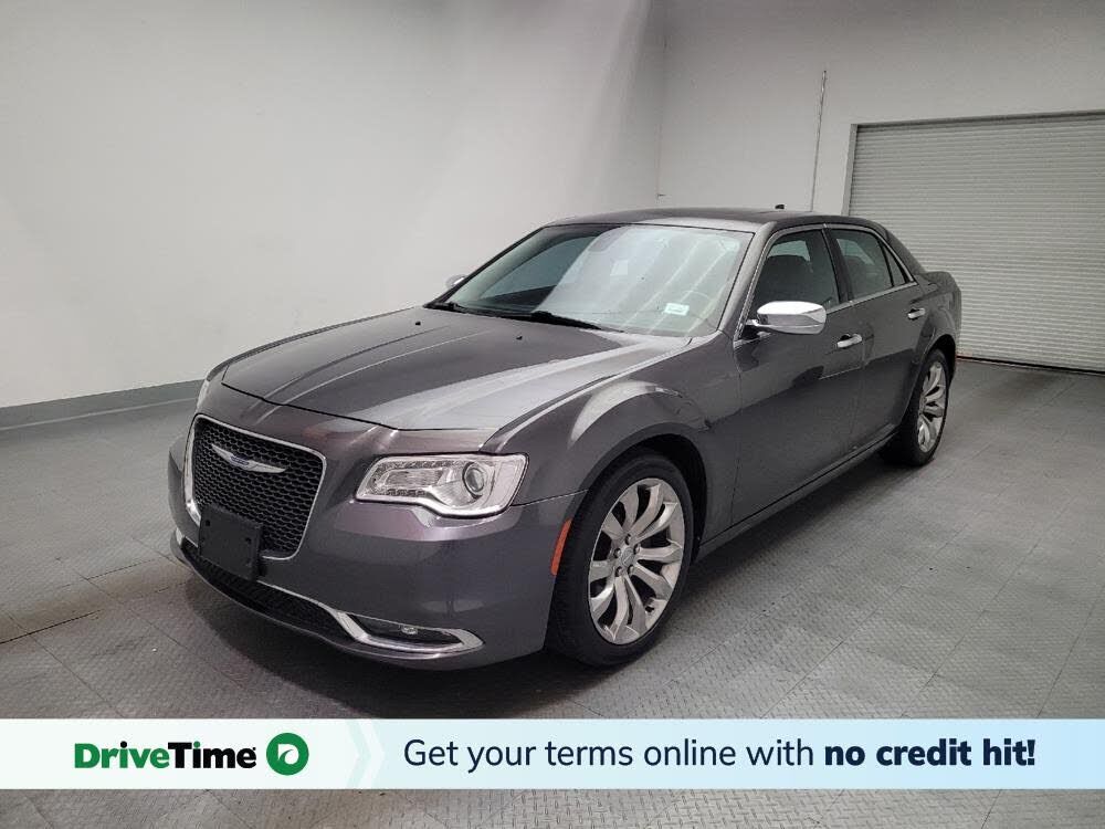 2019 CHRYSLER 300