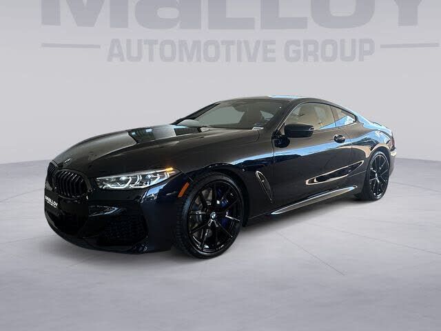 2022 BMW M8
