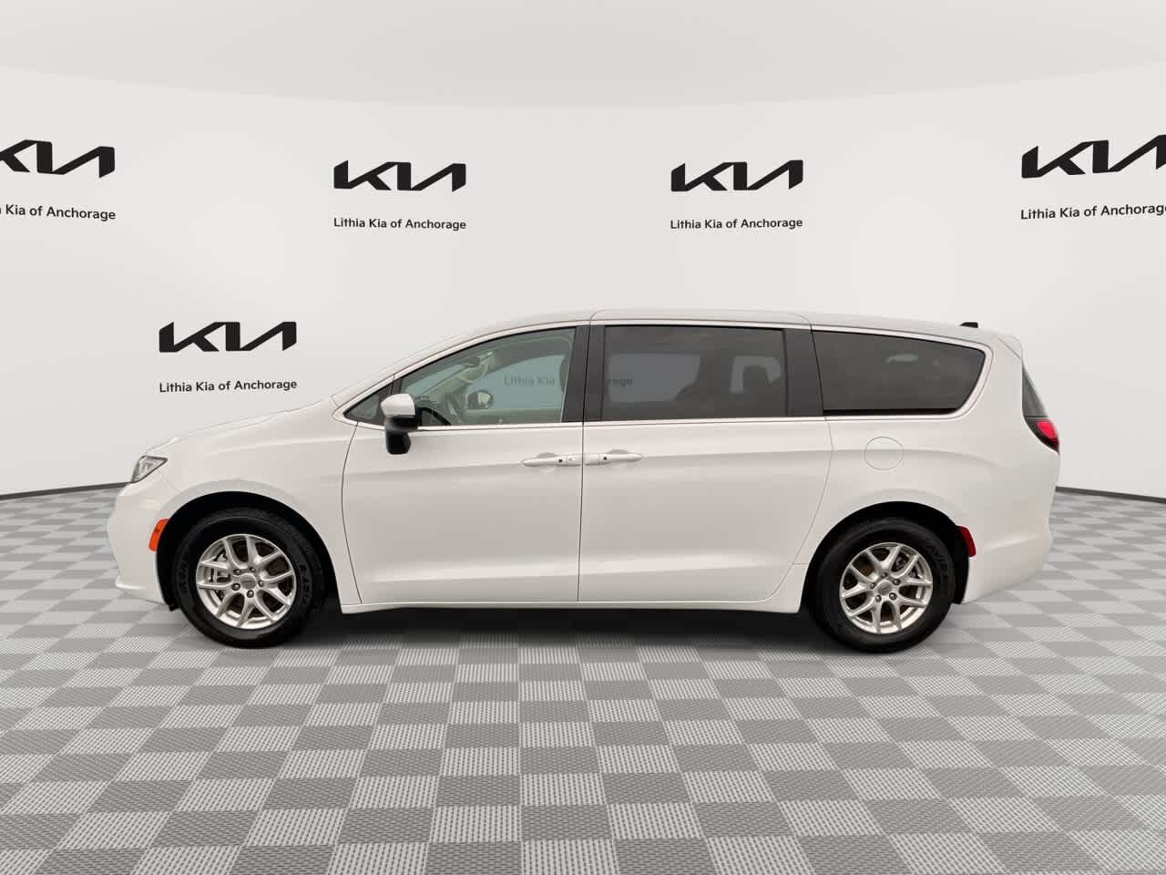 2023 CHRYSLER Pacifica